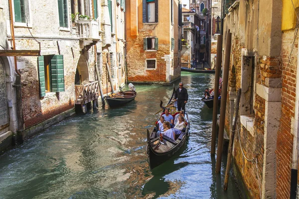 Venice Italy April 2019 Priogulka Gondola Typical Venetian Channel — Stock Photo, Image