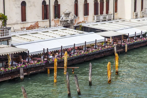 Venice Italy April 2019 Tables Street Cafe Canal Grande Embankment — Stock Photo, Image