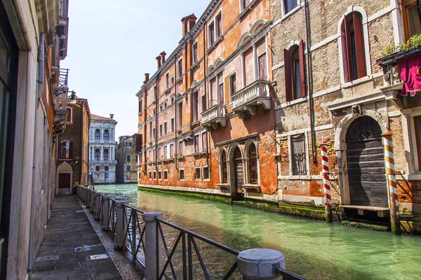 Venise Italie Avril 2019 Rue Typique Canal Vénitien Vieux Bâtiments — Photo