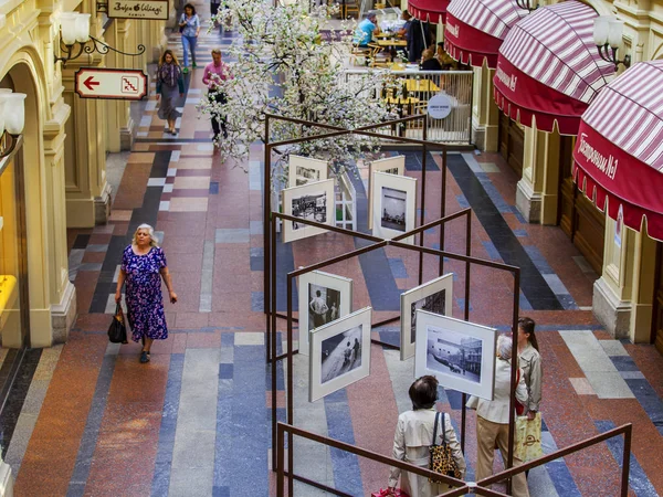 Moscú Rusia Mayo 2019 Galería Comercial Tienda Histórica Gum Soportes —  Fotos de Stock