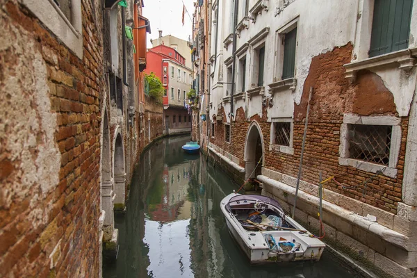 Venedig Italien April 2019 Typisch Venezianische Landschaft Straßenkanal Und Alte — Stockfoto