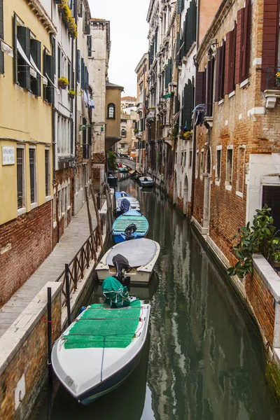 Benátky Itálie Dubna 2019 Typická Benátská Krajina Pouliční Kanál Staré — Stock fotografie