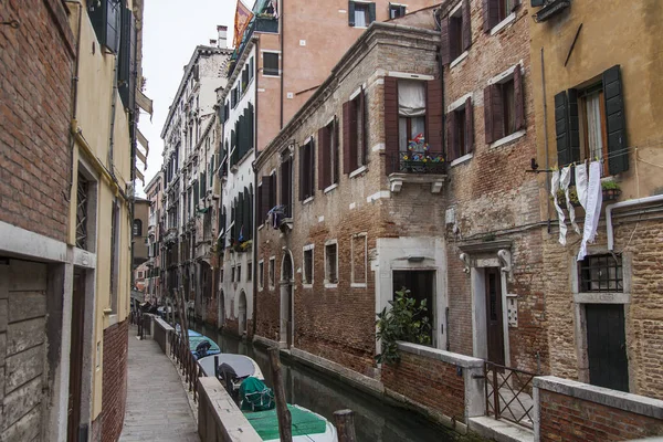 Venecia Italia Abril 2019 Paisaje Típico Veneciano Canal Calle Edificios — Foto de Stock