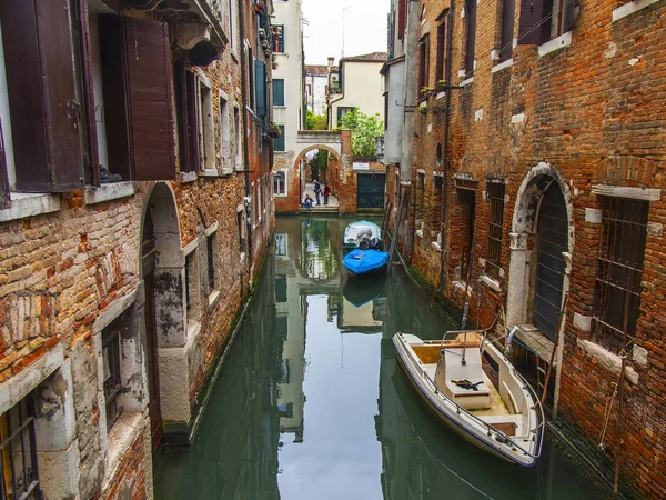 Venezia Italia Aprile 2019 Tipico Paesaggio Veneziano Canale Stradale Vecchi — Foto Stock