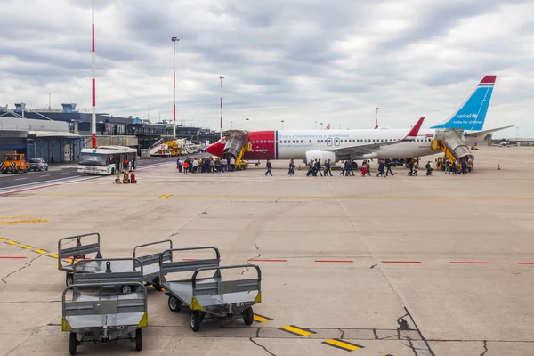 Verona Italy April 2019 Preflight Service Planes International Airport Aeroporto — Stock Photo, Image