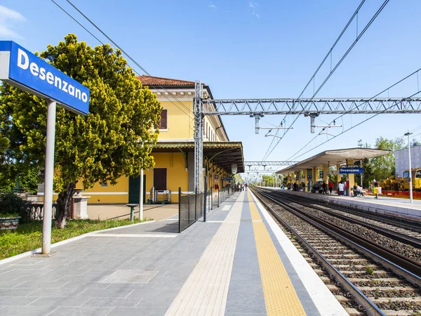 Desenzano Del Garda Italia Aprile 2019 Gente Aspetta Arrivo Del — Foto Stock