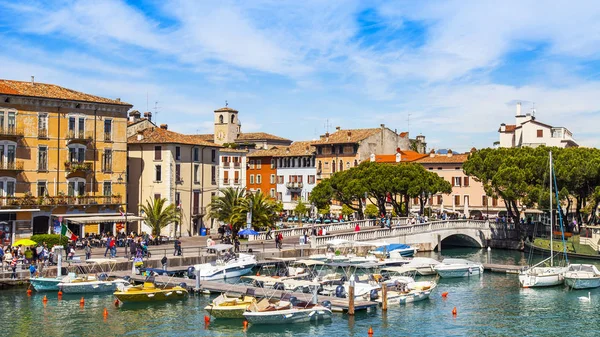 Desenzano Del Garda Italien Den April 2019 Arkitektoniskt Komplex Vallen — Stockfoto