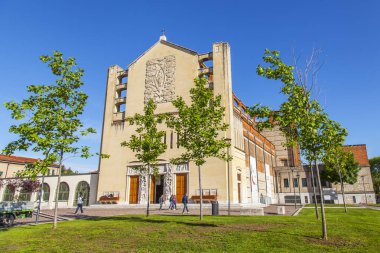Verona, İtalya, 27 Nisan 2019 tarihinde. Modern kilise Parrocchia del Cuore Immacolato di Maria