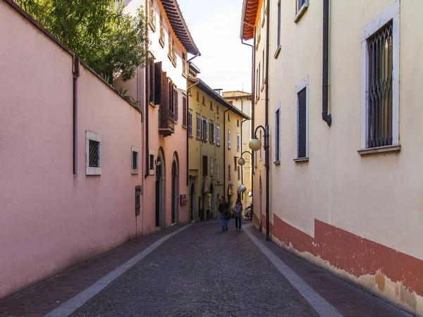 Desenzano Del Garda Italië April 2019 Uitzicht Stad Een Traditioneel — Stockfoto