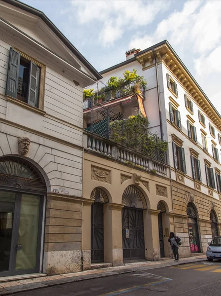 Verona Italy April 2019 Narrow Picturesque Street Old City — Stock Photo, Image