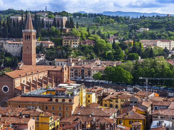Verona Itálie Dubna 2019 Pohled Město Vyhlídkou Věž Torre Dei — Stock fotografie