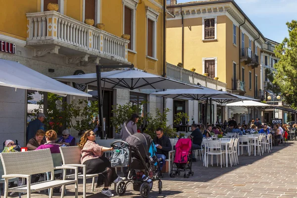 德森扎诺德尔加尔达 意大利 2019年4月27日 城市景观 意大利北部城市的传统建筑群 — 图库照片