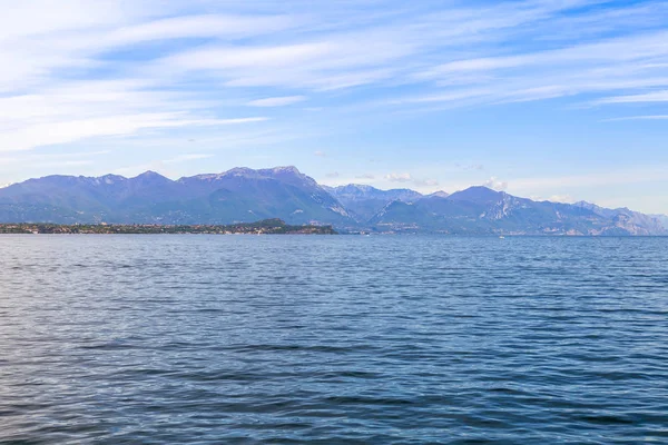 Panorama Malebného Pobřeží Jezera Garda — Stock fotografie