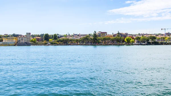 Panorama Della Pittoresca Costa Del Lago Garda — Foto Stock