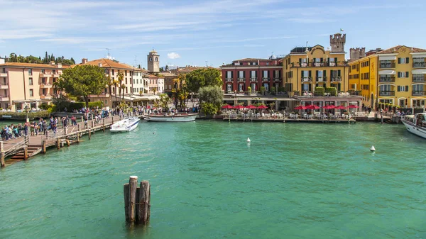 Sirmione Italien Den April 2019 Panorama Vallen Gardasjön — Stockfoto