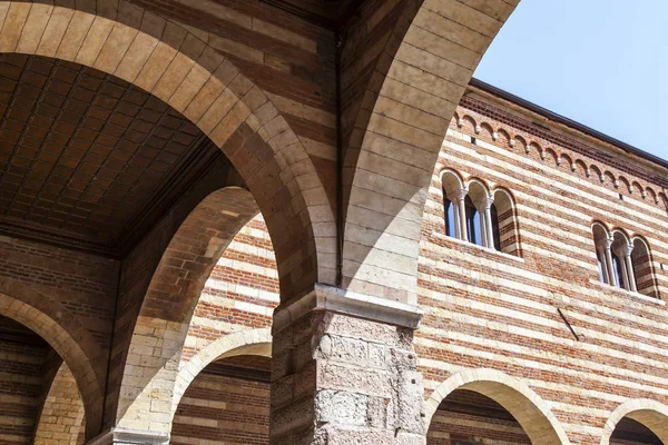 Verona Italië April 2019 Een Architectonisch Fragment Van Een Van — Stockfoto