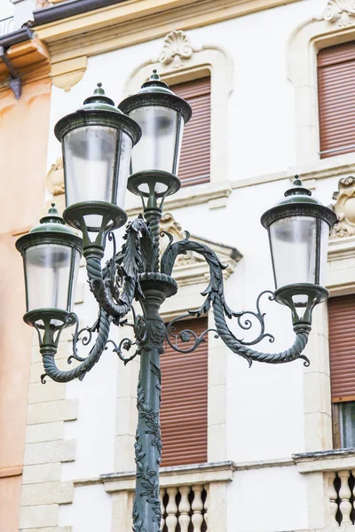 Verona Italy April 2019 Beautiful Streetlight Piazza Bra Square One — Stock Photo, Image