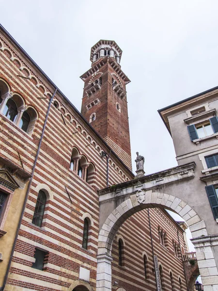 Верона Италия Апреля 2019 Года Одна Главных Достопримечательностей Города Башня — стоковое фото
