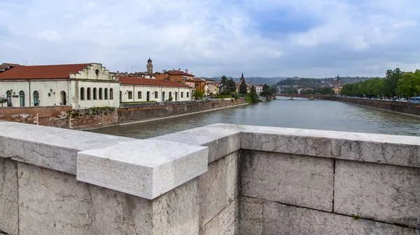 Verona Italia Aprile 2019 Vista Panoramica Urbana Fiume Dell Adige — Foto Stock