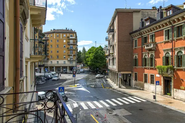 Verona Italien April 2019 Die Schöne Straße Mit Einem Traditionellen — Stockfoto
