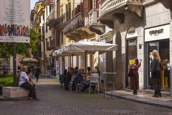 Verona Italy April 2019 Beautiful Street Traditional Architectural Complex — Stock Photo, Image