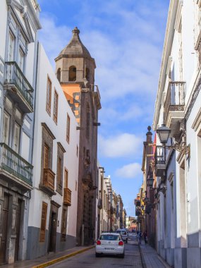 Las-Palmas de Gran Canaria, Ispanya, 5 Ocak 2018. Adalar Adaları için tipik cadde mimari kompleksi.