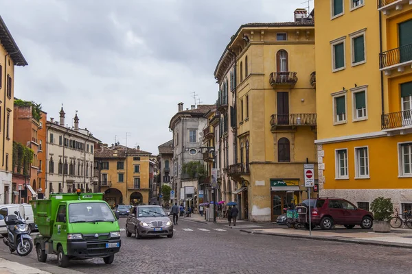 Verona Aprile 2019 Bella Strada Con Complesso Architettonico Tradizionale Nella — Foto Stock