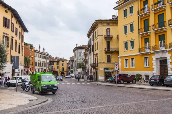 Verona Italia Abril 2019 Hermosa Calle Con Complejo Arquitectónico Tradicional — Foto de Stock