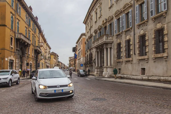 Verona Italië April 2019 Prachtige Straat Met Een Traditioneel Architectonisch — Stockfoto