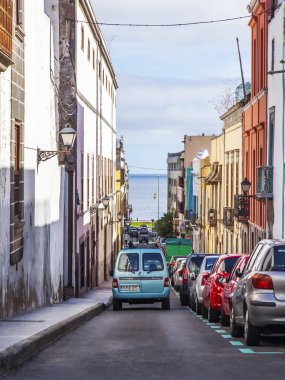 Las Palmas de Gran Canaria, İspanya, 5 Ocak 2018 üzerinde. Modern binalar mimari kompleks sokağın adalar adalar için tipik yapmak. 