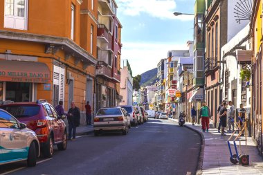 Las Palmas de Gran Canaria, İspanya, 5 Ocak 2018 üzerinde. Modern binalar mimari kompleks sokağın adalar adalar için tipik yapmak
