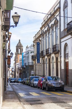 Las Palmas de Gran Canaria, İspanya, 5 Ocak 2018 üzerinde. Modern binalar mimari kompleks sokağın adalar adalar için tipik yapmak