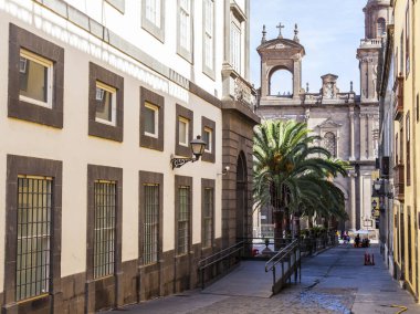 Las Palmas de Gran Canaria, İspanya, 5 Ocak 2018 üzerinde. Modern binalar mimari kompleks sokağın adalar adalar için tipik yapmak
