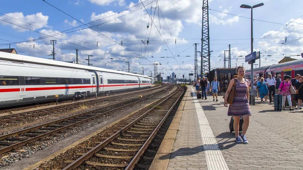 Norimberk Německo Srpna 2018 Moderní Vysokorychlostní Vlak Nedaleko Železničního Nádraží — Stock fotografie