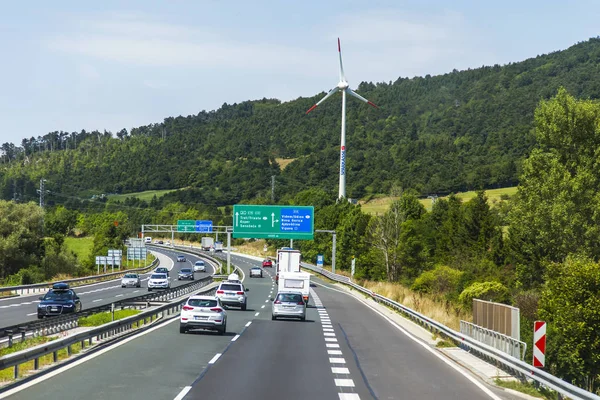 Liubliana Eslovenia Agosto 2019 Carretera Que Conduce Costa Mediterránea —  Fotos de Stock