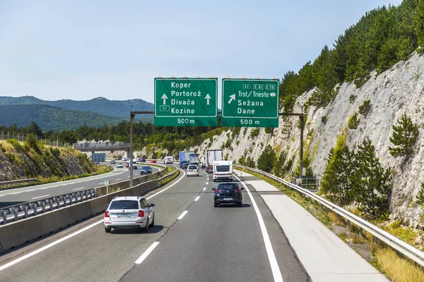 Liubliana Eslovenia Agosto 2019 Carretera Que Conduce Costa Mediterránea —  Fotos de Stock