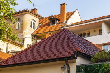 Ljubljana, Slovenya, 5 Ağustos 2019 tarihinde. Şehrin tarihi bir bölümünde bir mimari kompleksin bir parçası