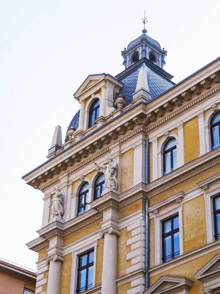 Trieste Talya Ağustos 2019 Kentin Tarihi Bölümünde Tipik Bir Binanın — Stok fotoğraf