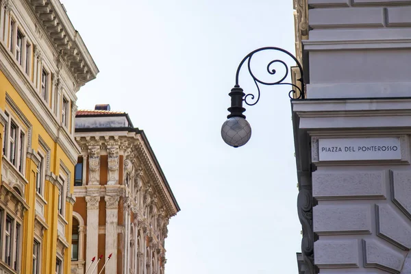 Trieste Italia Agosto 2019 Fragmento Fachada Edificio Típico Casco Antiguo — Foto de Stock