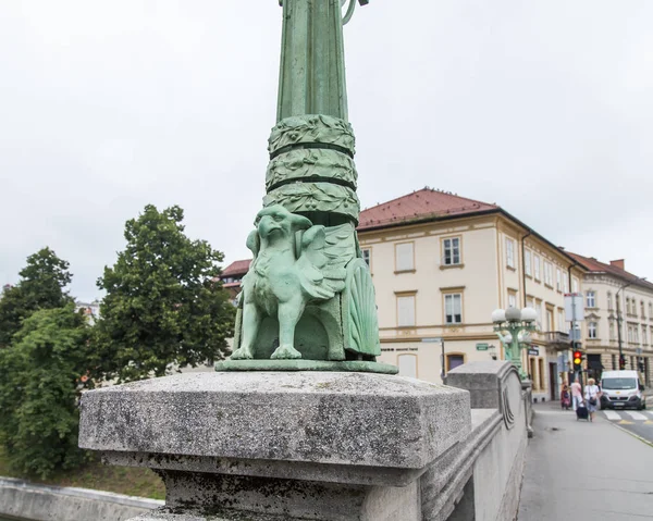 Liubliana Eslovenia Agosto 2019 Pintoresca Escultura Dragón Adorna Zmajski Más —  Fotos de Stock