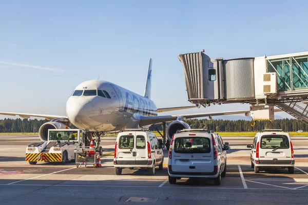 Ljubljana Slovenia August 2019 Ljubljana International Airport Aircraft Ground Maintenance — Stock Photo, Image