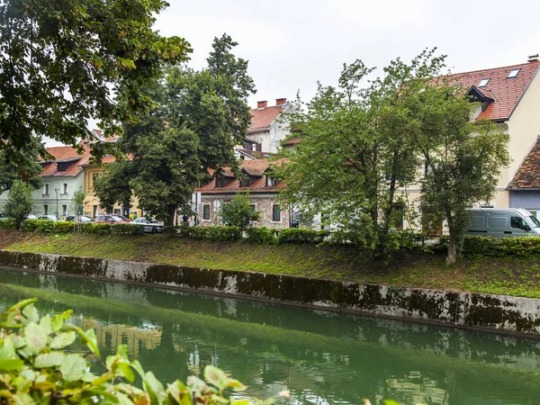 Ljubljana Slovenia August 2019 Picturesque City View River Embankment Ljubljanica — Stock Photo, Image