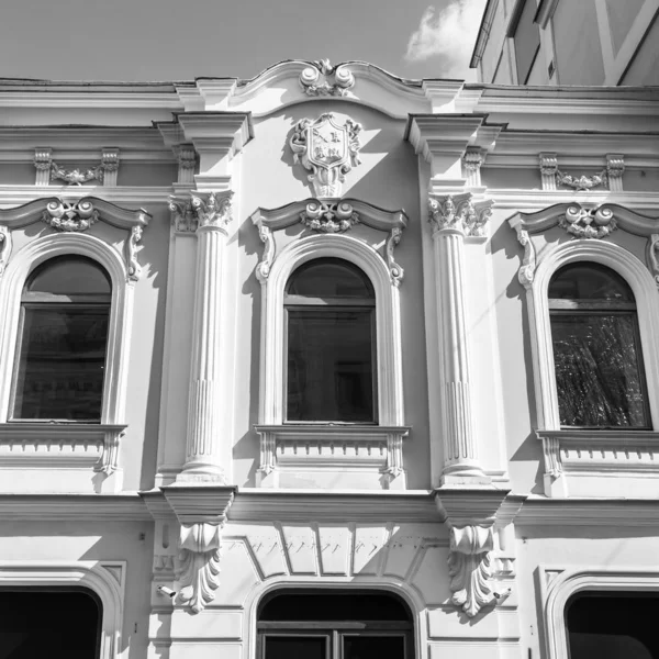 Moskova, Rusya, 27 Ağustos 2019. Kamergerskyi pereulok geleneksel mimari topluluk ile tipik Moskova sokaklarından biridir. Tipik bir binanın yükseklik parçası