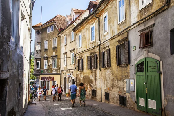 Ljubljana Słowenia Sierpnia 2019 Malowniczym Widokiem Miasto Piękna Ulica Historycznej — Zdjęcie stockowe