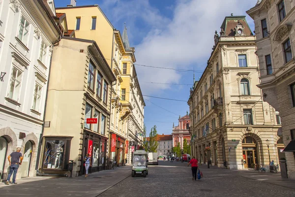 Ljubljana Słowenia Sierpnia 2019 Malowniczym Widokiem Miasto Piękna Ulica Historycznej — Zdjęcie stockowe