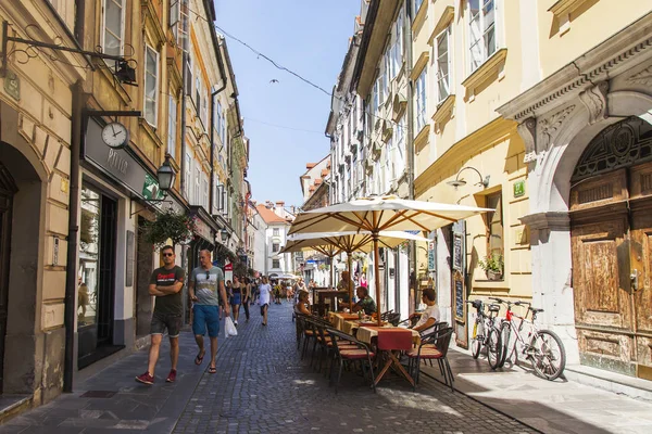 Liubliana Eslovenia Agosto 2019 Acogedor Café Callejero Una Hermosa Calle — Foto de Stock