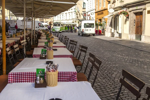 Ljubljana Slovenien Augusti 2019 Ett Mysigt Gatukafé Vacker Gata Den — Stockfoto