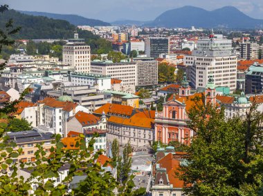 Ljubljana, Slovenya, 5 Ağustos 2019. inceleme sitesi Ljubljanski grad pitoresk şehir görünümü
