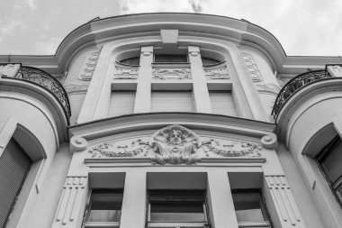 Belgrad, Sırbistan, 3 Ağustos 2019. Eski kentteki tarihi binanın mimari dekorasyonu