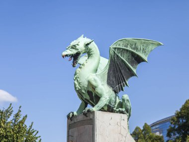 Ljubljana, Slovenya, 5 Ağustos 2019. pitoresk ejderha heykel Zmajski en süslüyor